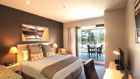Oaks Plaza Pier Hotel - Australian Destinations 0