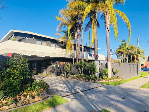 Albury Garden Court Motel - Australian Destinations 0