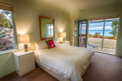Antechamber Bay Retreats - Australian Destinations 0