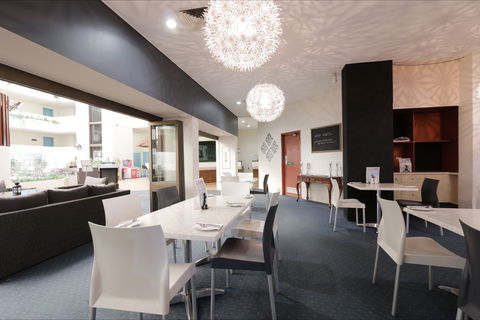 Atrium Hotel Mandurah - Australian Destinations 8