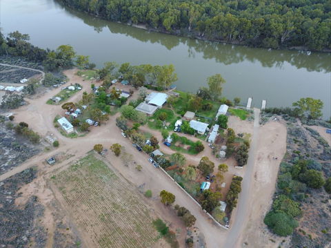 Fort Courage Caravan Park - Australian Destinations 0