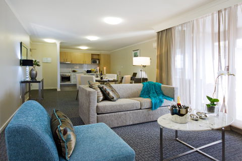 Pacific Suites Canberra - Australian Destinations 5