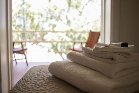 The Australian Hotel Motel - Australian Destinations 5