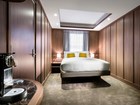 The Hougoumont Hotel - Australian Destinations 1