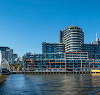 Waterfront Melbourne Apartments - Australian Destinations