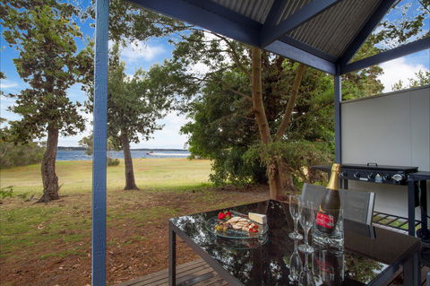 Waterfront Retreat At Wattle Point - Australian Destinations 4
