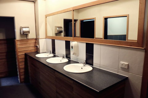 All Nations Hostel Melbourne - Australian Destinations 2