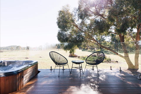 Alure Stanthorpe - Australian Destinations 1
