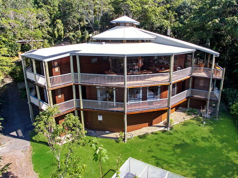 Aquila Retreat Eco Mansion - Australian Destinations 1
