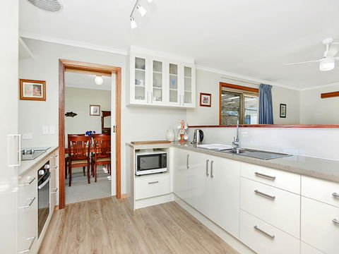 Avalon - Australian Destinations 1