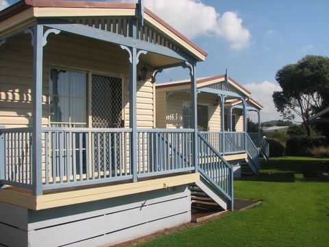 Barrack Point Holidays At Warilla Bowling Club - Australian Destinations 0