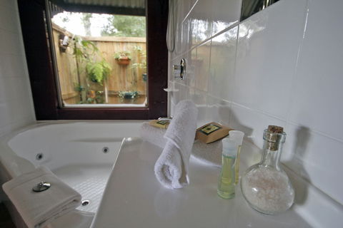 Bendles Cottages And Country Villas - Australian Destinations 2