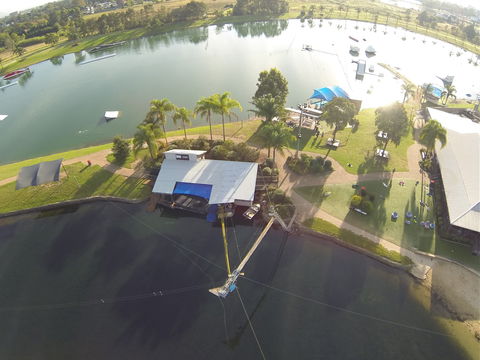 Cables Lodge Accommodation - Australian Destinations 0