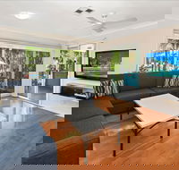 Flynns on Surf Beach Villas - Australian Destinations