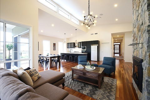Lomandra Retreat - Australian Destinations 0