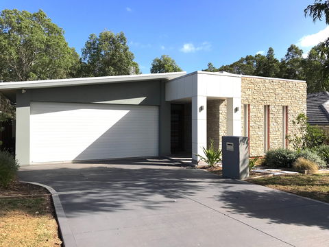 Lomandra Retreat - Australian Destinations 1