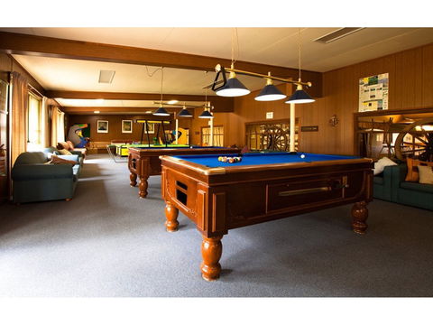 Snowy Mountains Resort - Australian Destinations 2