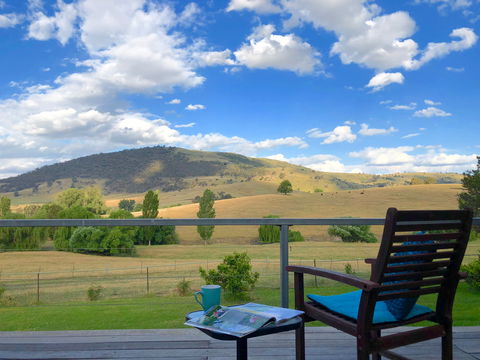 Adelong Valley Farm Stays - Moorallie Cottage - Australian Destinations 0