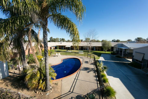 Ashleigh Court Motor Inn - Australian Destinations 0