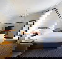 Brassey Hotel - Australian Destinations