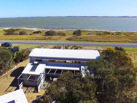 Coorong Aurora - Breathtaking Waterfront Escape - Australian Destinations 0