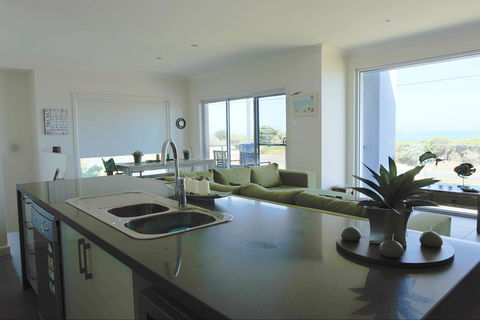 Horizons Part Of Blue Fin Holiday Homes - Australian Destinations 1