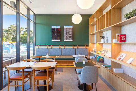 Mantra Hotel At Sydney Airport - Australian Destinations 1