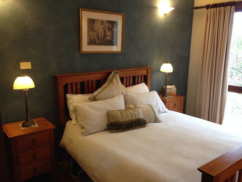 Studio Cottages Romantic Hideaway - Australian Destinations 0