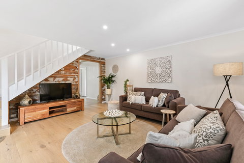 The Beach House Anglesea - Australian Destinations 1