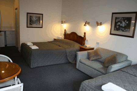 New England Motor Inn - Australian Destinations 5