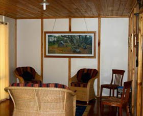 A Sunshine Farmstay - Australian Destinations 1