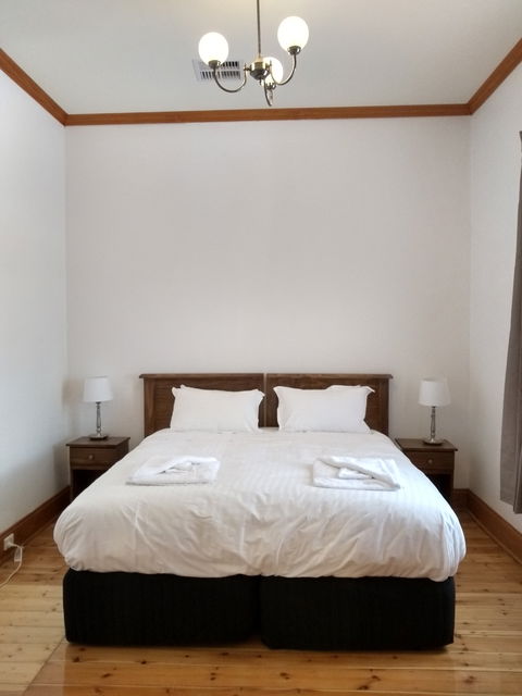 Adelaide Hills Birdwood Cottage - Australian Destinations 2