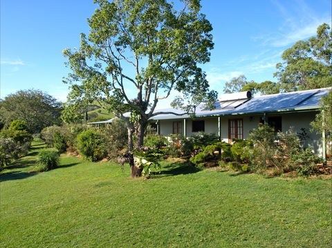 Amamoor Lodge - Australian Destinations 1