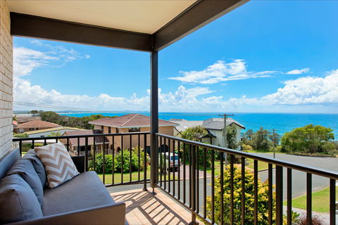 Apricari - Australian Destinations 1