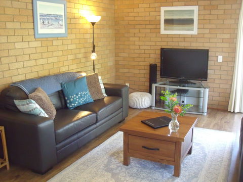 Beachcomber Apartments - Australian Destinations 0