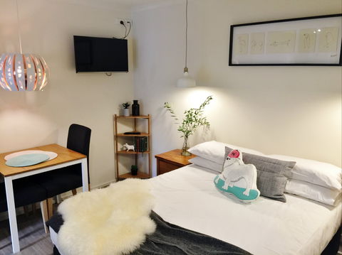Canberra Furnished Accommodation - Australian Destinations 1