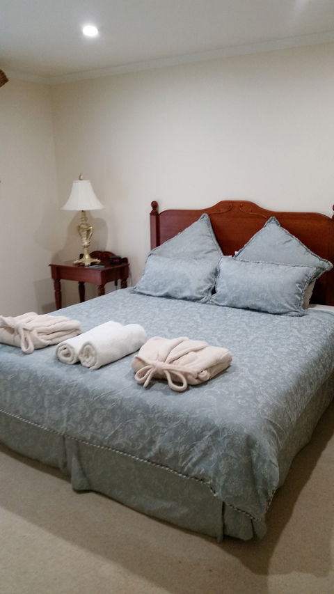 Carolynnes Cottages - Blue Wren Cottage - Australian Destinations 0
