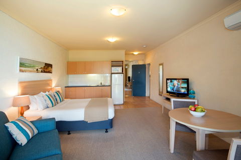 Chatby Lane Lorne - Australian Destinations 2