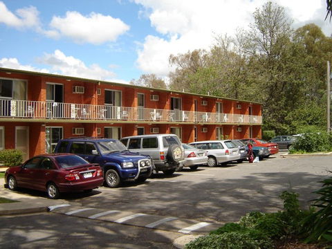 Corowa Golf Club And Motel - Australian Destinations 0