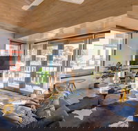 dlux  escape  Lorne - Australian Destinations
