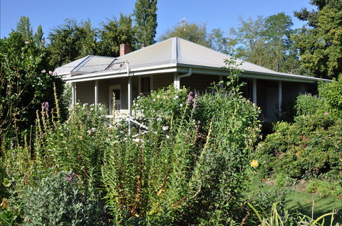 Honeysuckle Cottage - Australian Destinations 0
