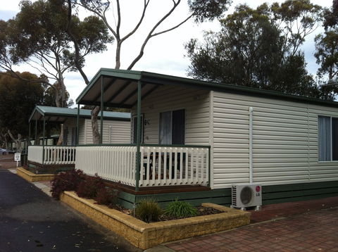 Lake Albert Caravan Park, Meningie SA - Australian Destinations 0