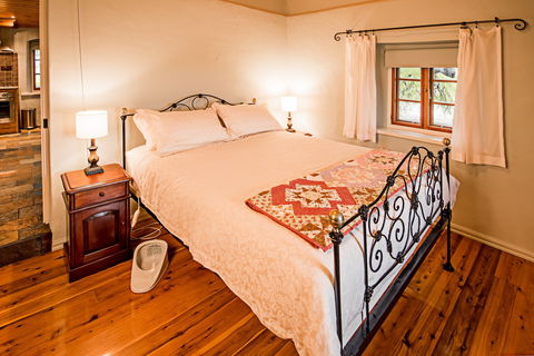 Lucy's House - Australian Destinations 2