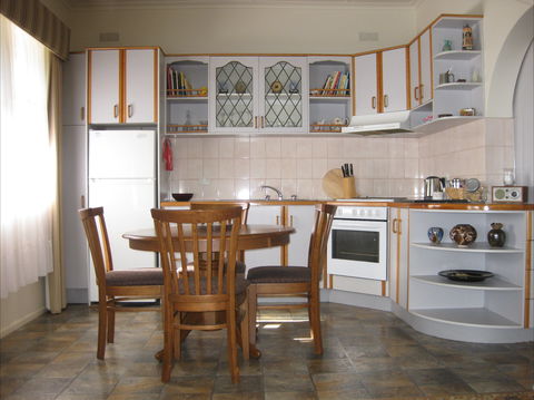Peel Cottage - Australian Destinations 2