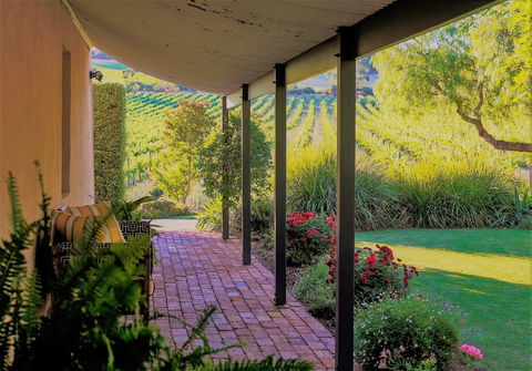 Seppeltsfield Vineyard Cottage - Australian Destinations 0