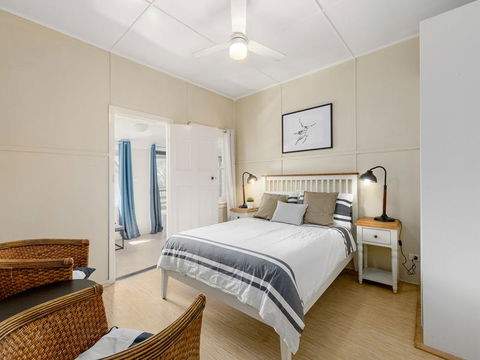 Tuckers Rocks Cottage - Australian Destinations 2