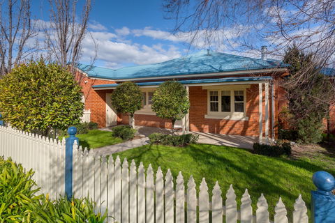 Ampleforth East - Australian Destinations 0