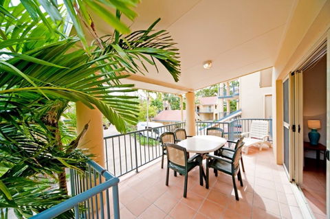 At Beach Court Holiday Villas - Australian Destinations 1