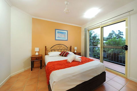 At Beach Court Holiday Villas - Australian Destinations 2