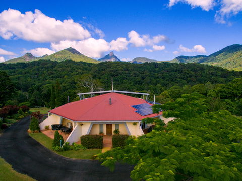 A View Of Mount Warning Bed And Breakfast - Australian Destinations 1